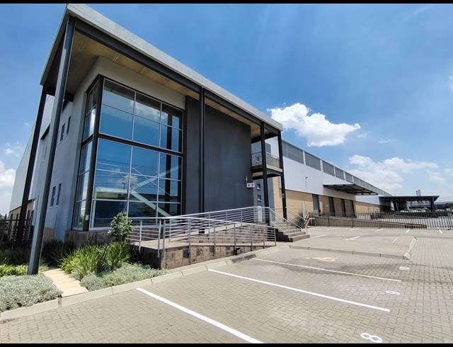 4,626M² WAREHOUSE TO LET IN GOSFORTH PARK